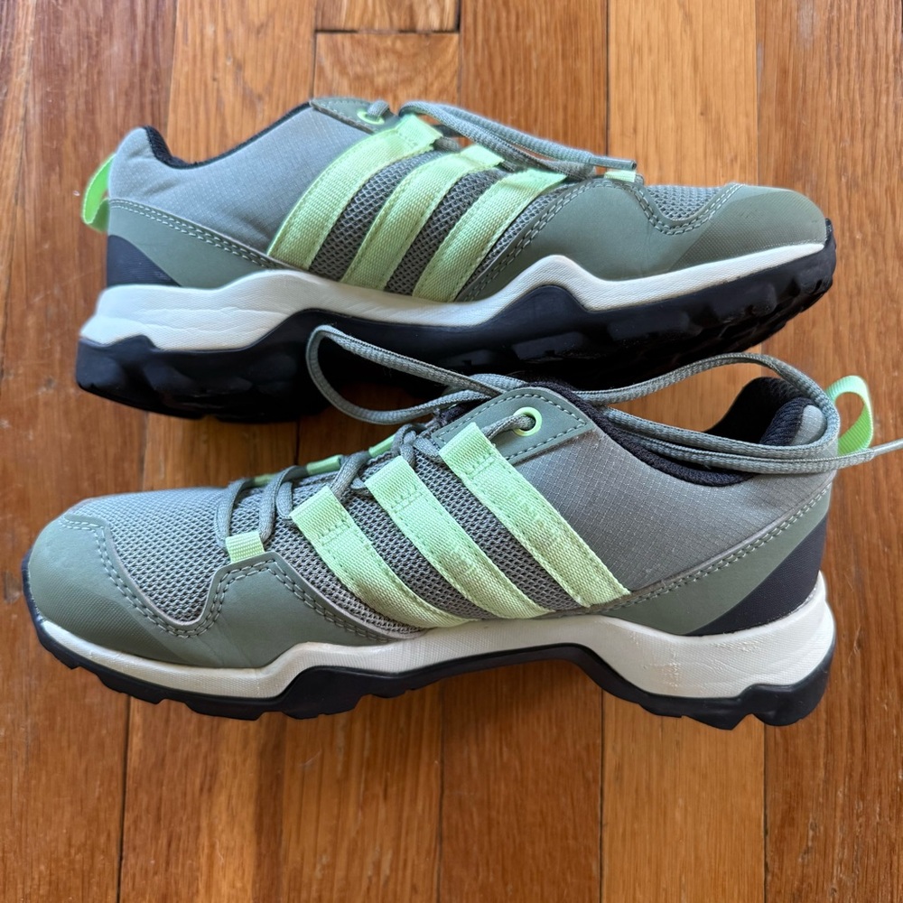 Adidas Kids Hiking Shoe - Picture 4 of 9
